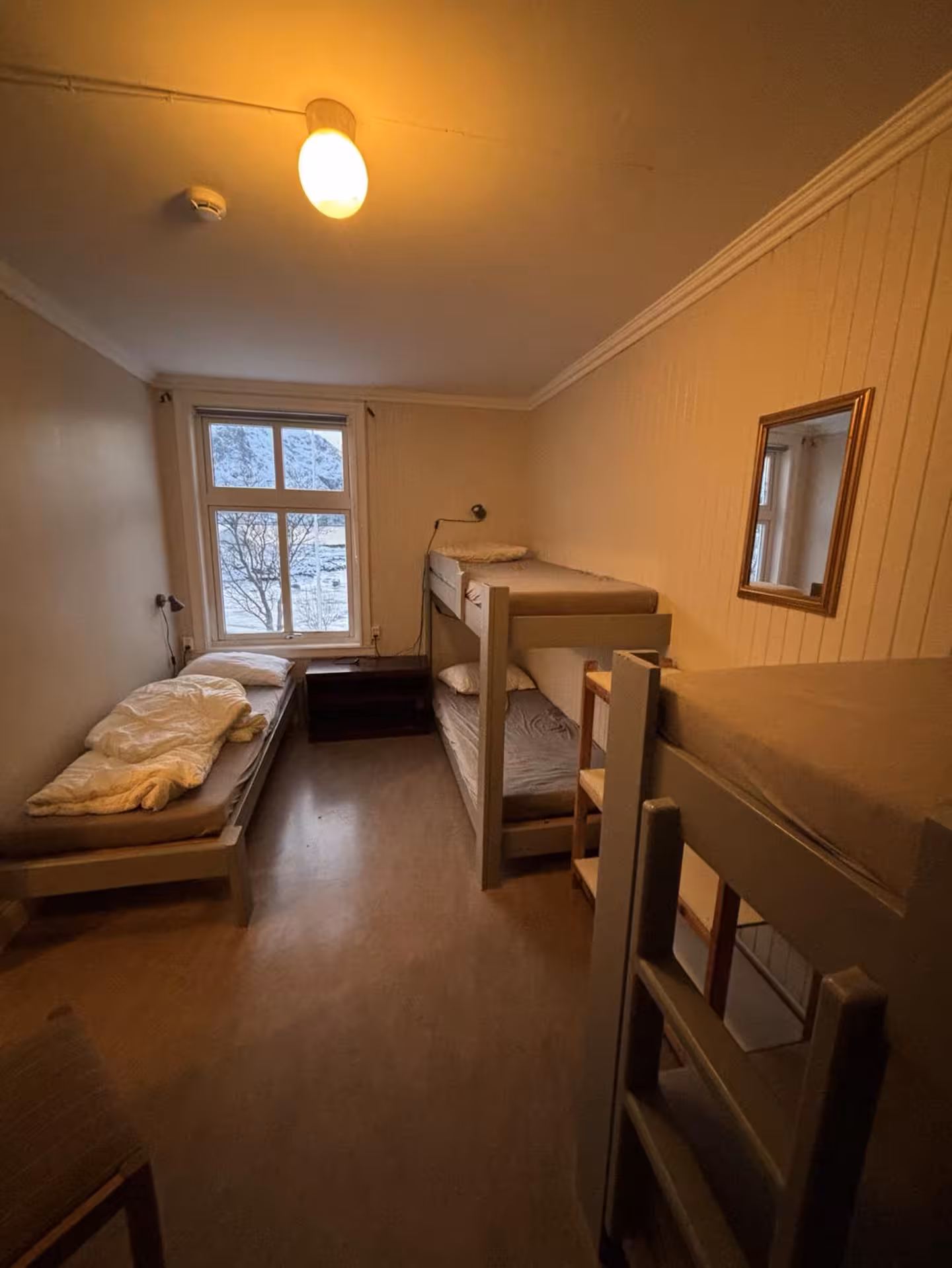 Soverom med enkeltseng og