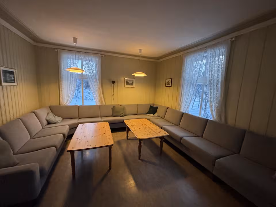 Stor stue med rektangulær