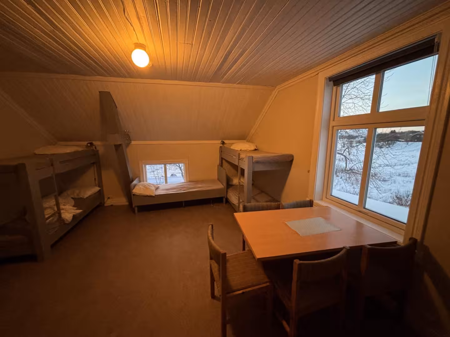 Stort loft med flere senge
