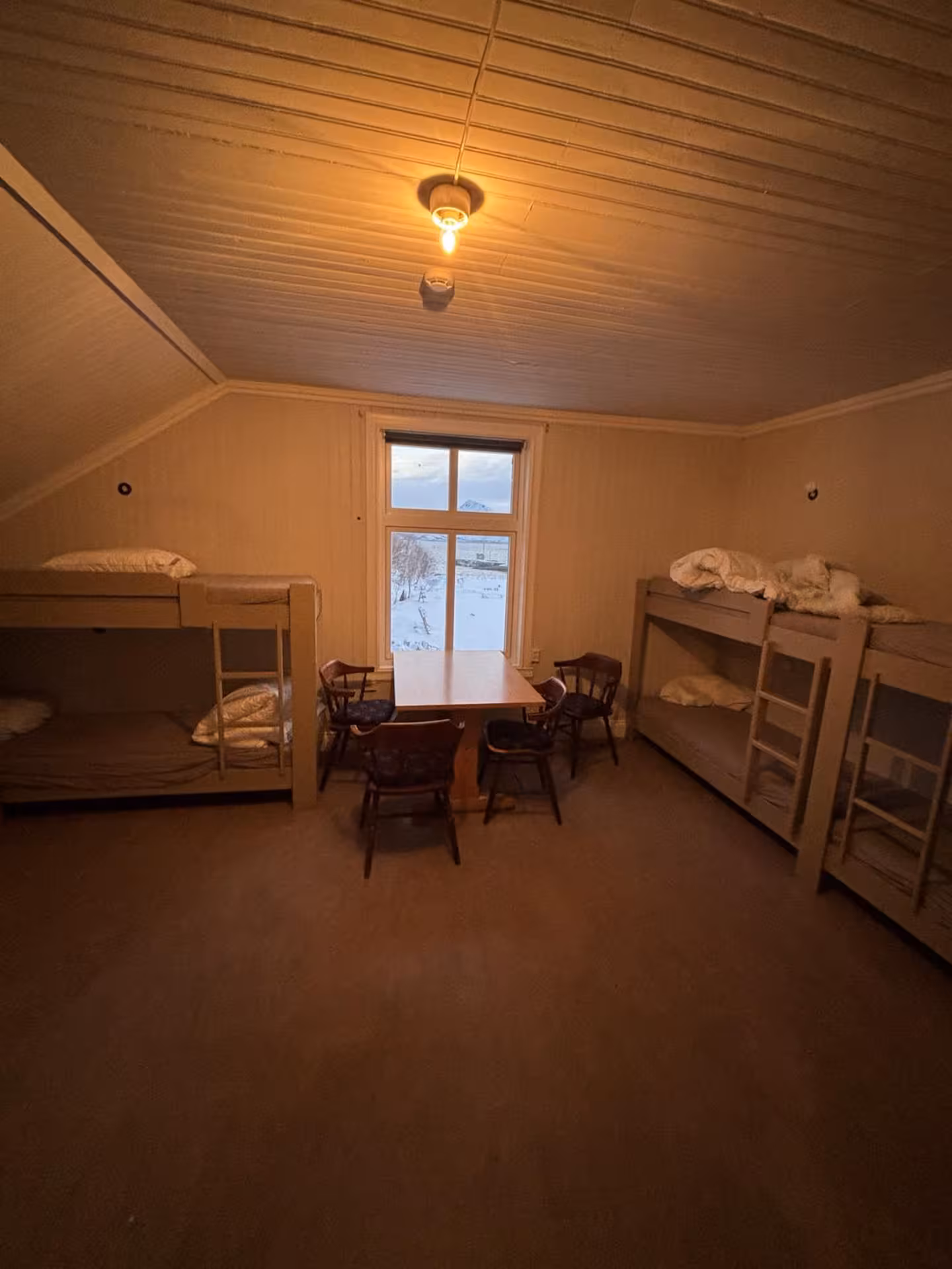 Loftsrom med tre køyesenge